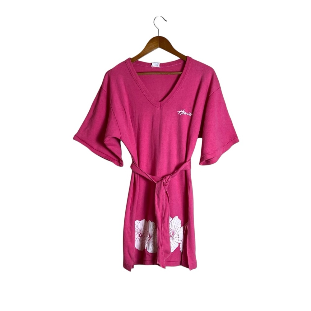 Ocean paradise Hawaii pink belted T shirt. One size